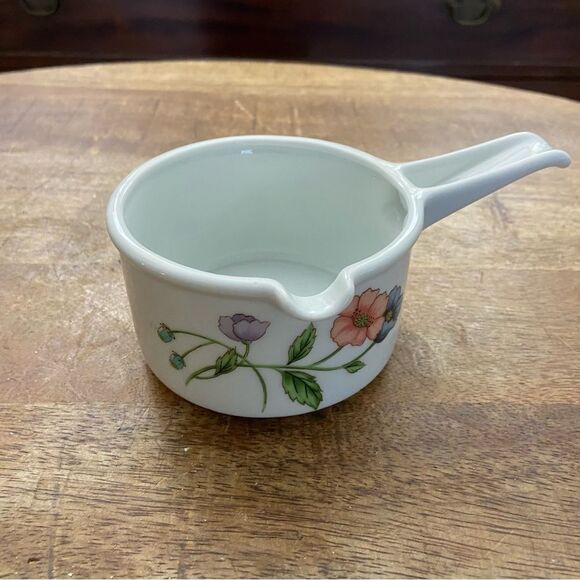 Villeroy & Boch Amapola pattern sauce pan - Picture 1 of 3